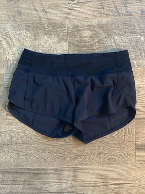 Lululemon Women’s Speed Up Low Rise Black Shorts Size 2